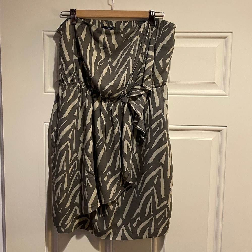 GAP Strapless dress - Never Worn